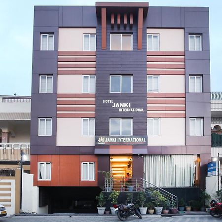 Hotel Janki International Sigra 2 Km From Kashi Vishwanath Temple Waranasi Zewnętrze zdjęcie
