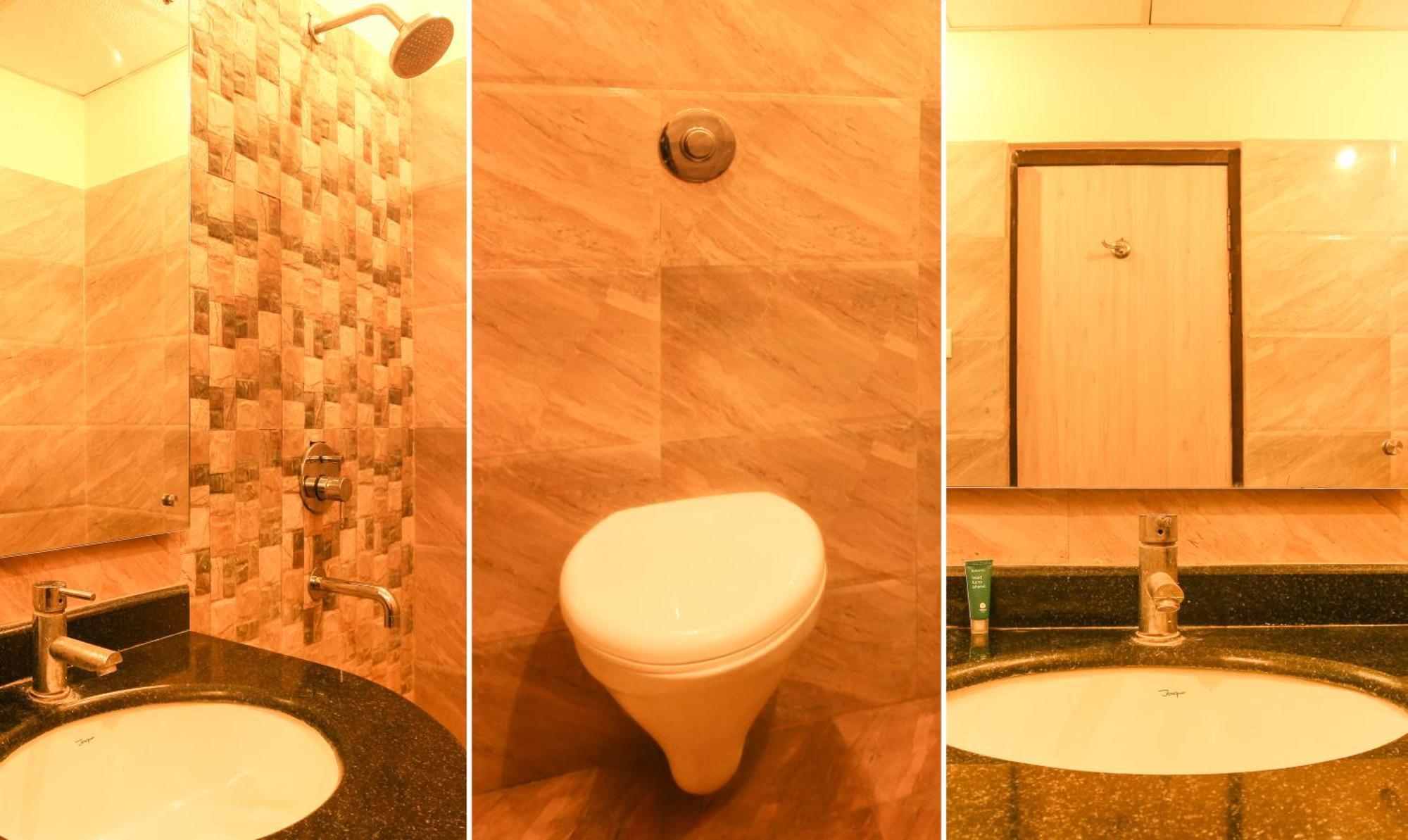 Hotel Janki International Sigra 2 Km From Kashi Vishwanath Temple Waranasi Zewnętrze zdjęcie
