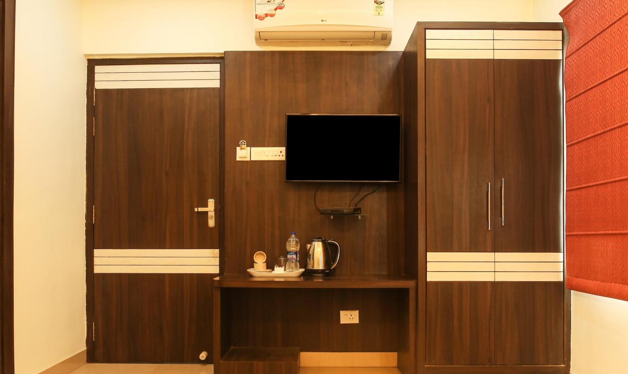 Hotel Janki International Sigra 2 Km From Kashi Vishwanath Temple Waranasi Zewnętrze zdjęcie