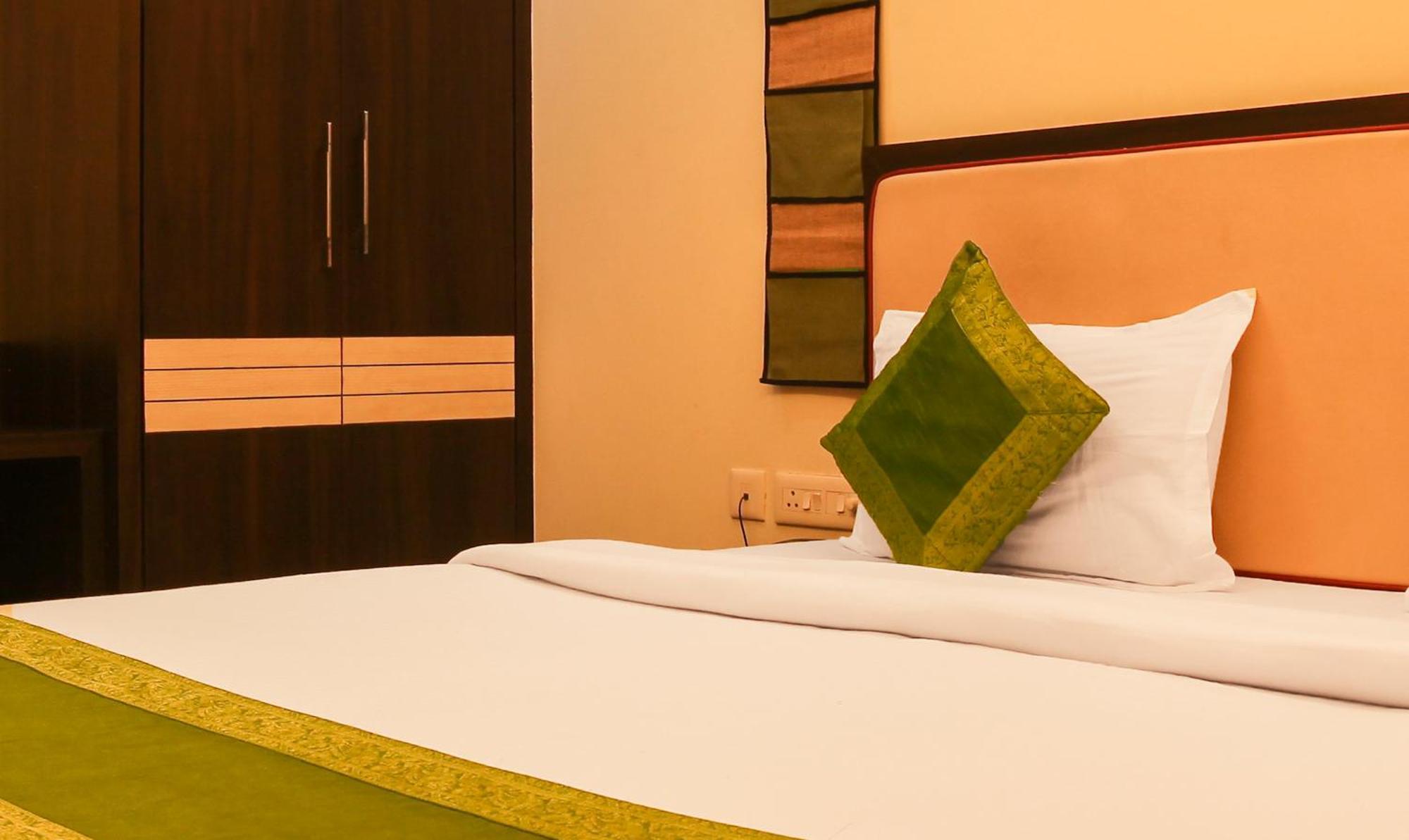 Hotel Janki International Sigra 2 Km From Kashi Vishwanath Temple Waranasi Zewnętrze zdjęcie