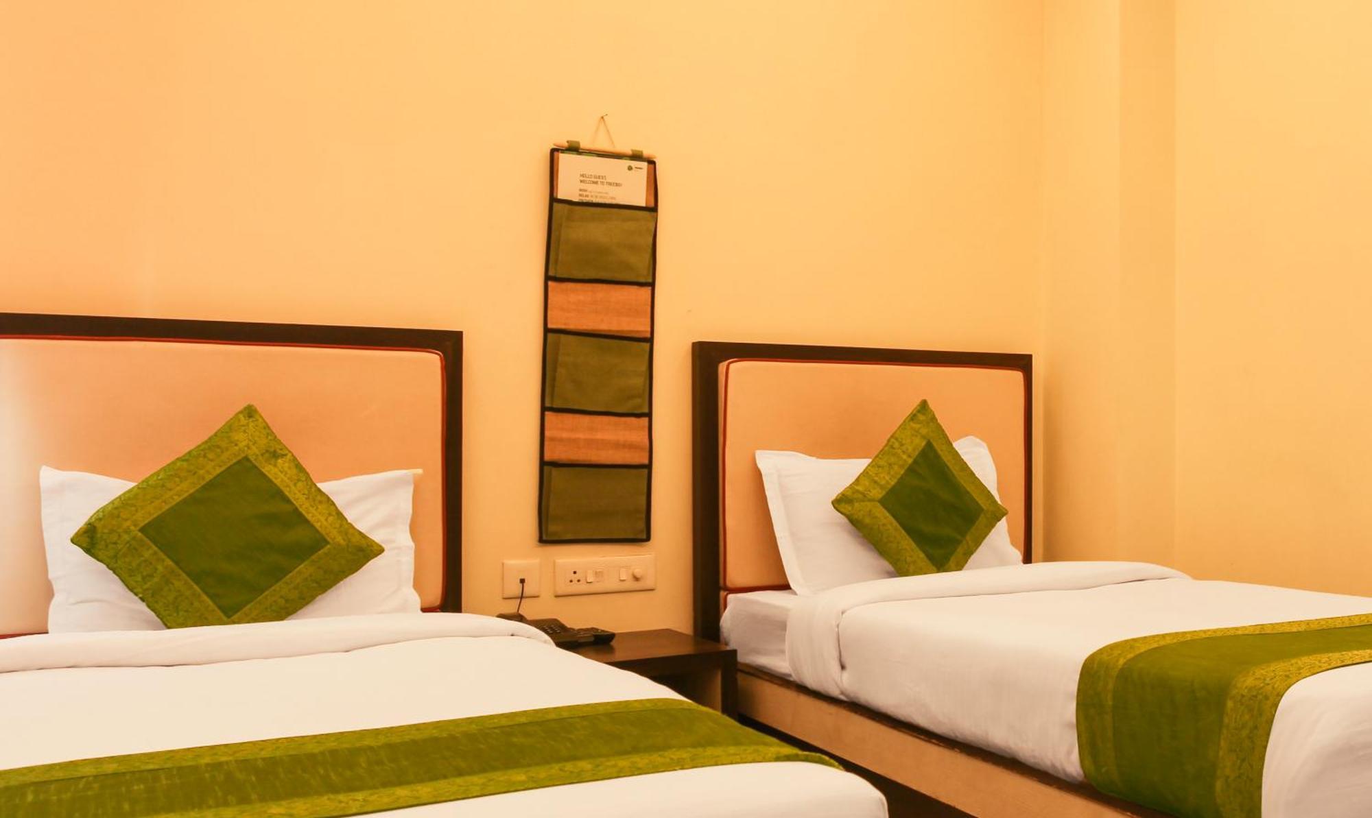 Hotel Janki International Sigra 2 Km From Kashi Vishwanath Temple Waranasi Zewnętrze zdjęcie