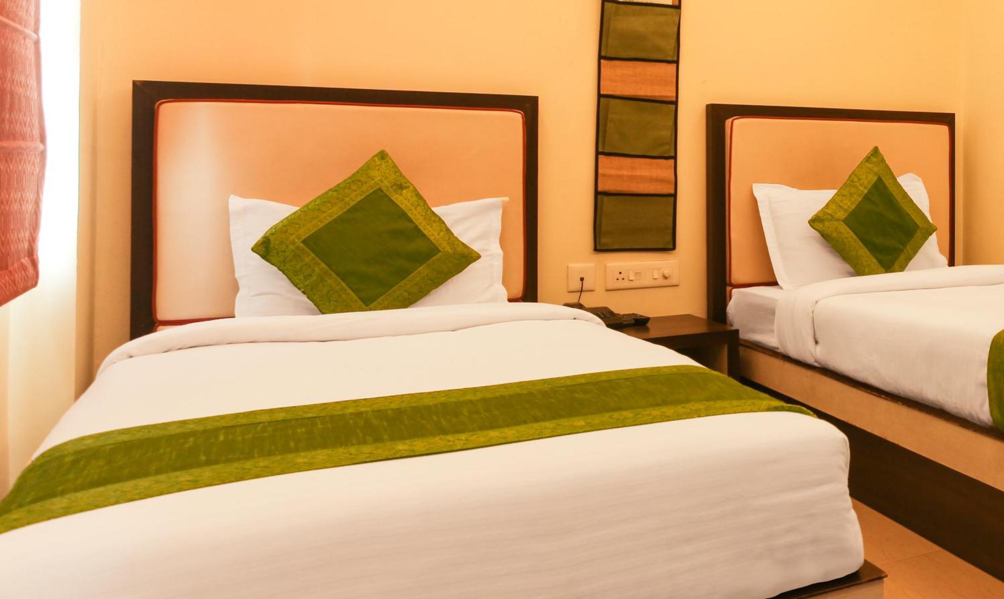 Hotel Janki International Sigra 2 Km From Kashi Vishwanath Temple Waranasi Zewnętrze zdjęcie