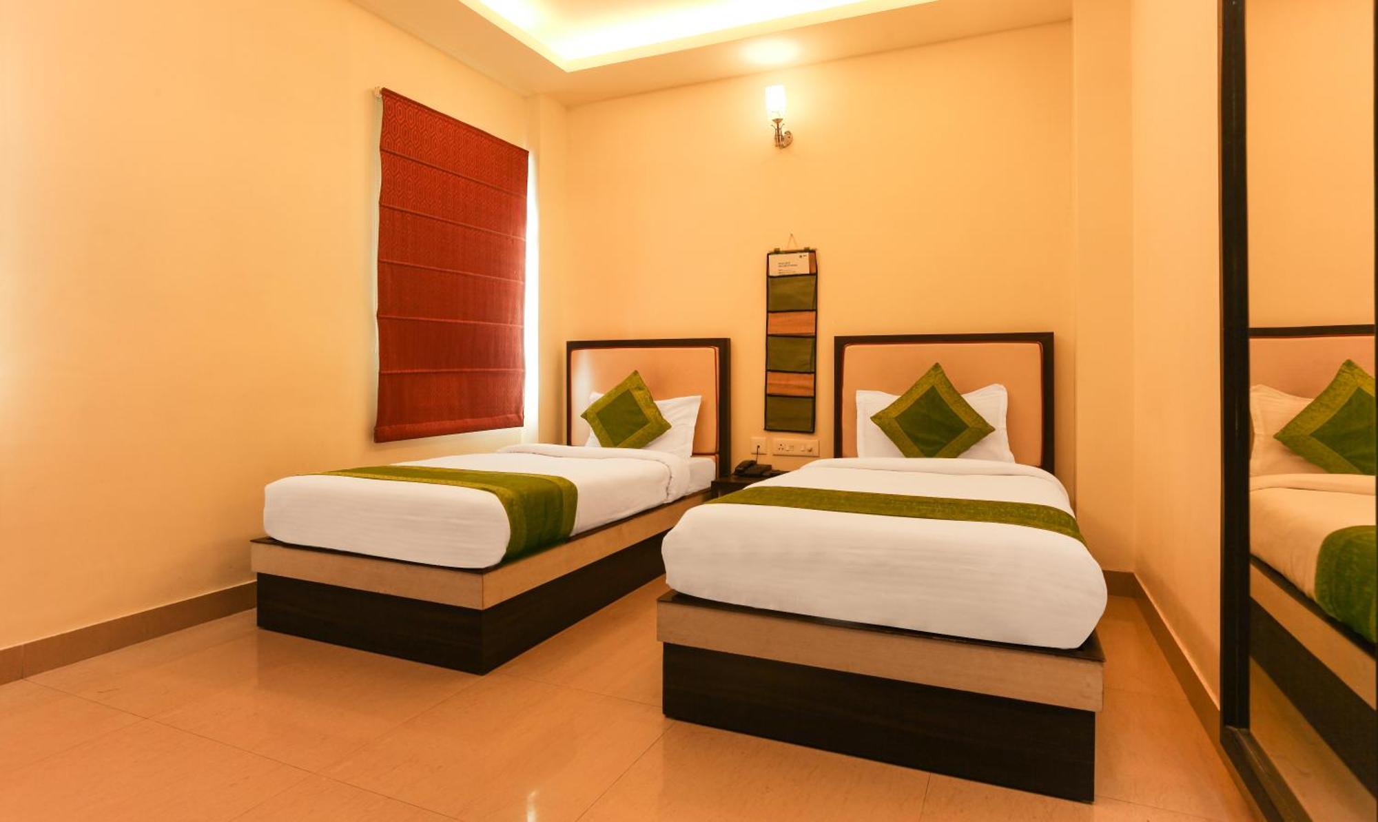 Hotel Janki International Sigra 2 Km From Kashi Vishwanath Temple Waranasi Zewnętrze zdjęcie