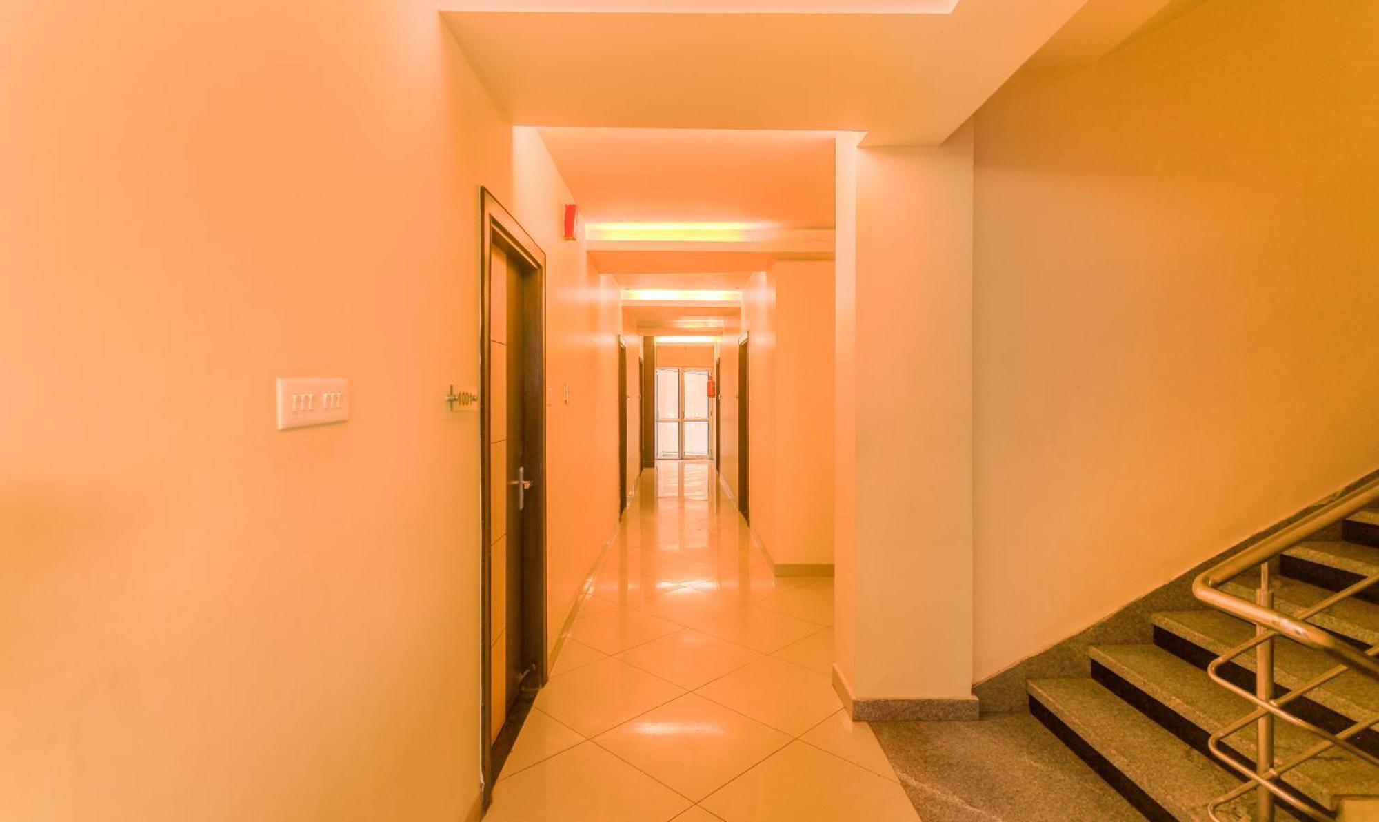 Hotel Janki International Sigra 2 Km From Kashi Vishwanath Temple Waranasi Zewnętrze zdjęcie
