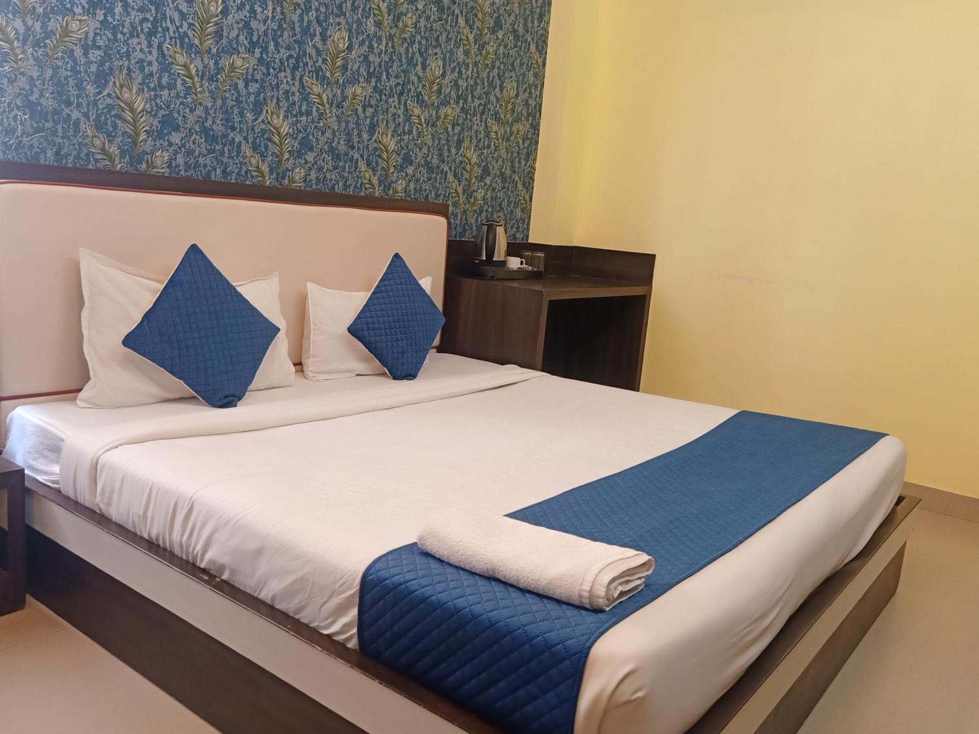 Hotel Janki International Sigra 2 Km From Kashi Vishwanath Temple Waranasi Zewnętrze zdjęcie