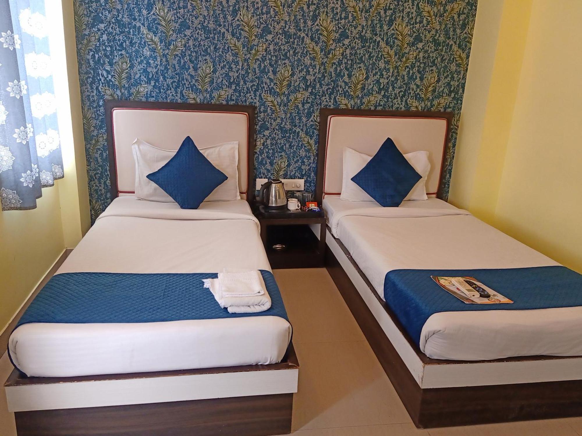 Hotel Janki International Sigra 2 Km From Kashi Vishwanath Temple Waranasi Zewnętrze zdjęcie
