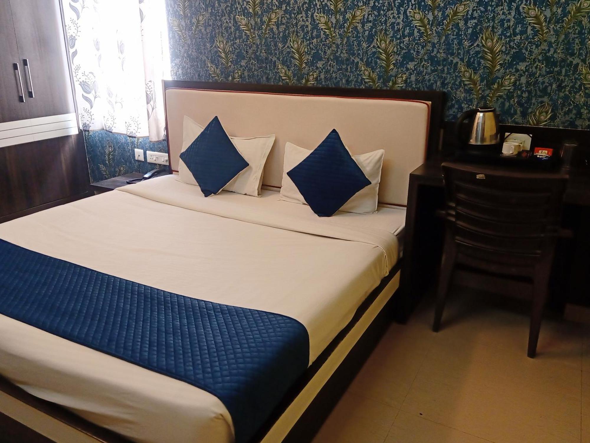 Hotel Janki International Sigra 2 Km From Kashi Vishwanath Temple Waranasi Zewnętrze zdjęcie