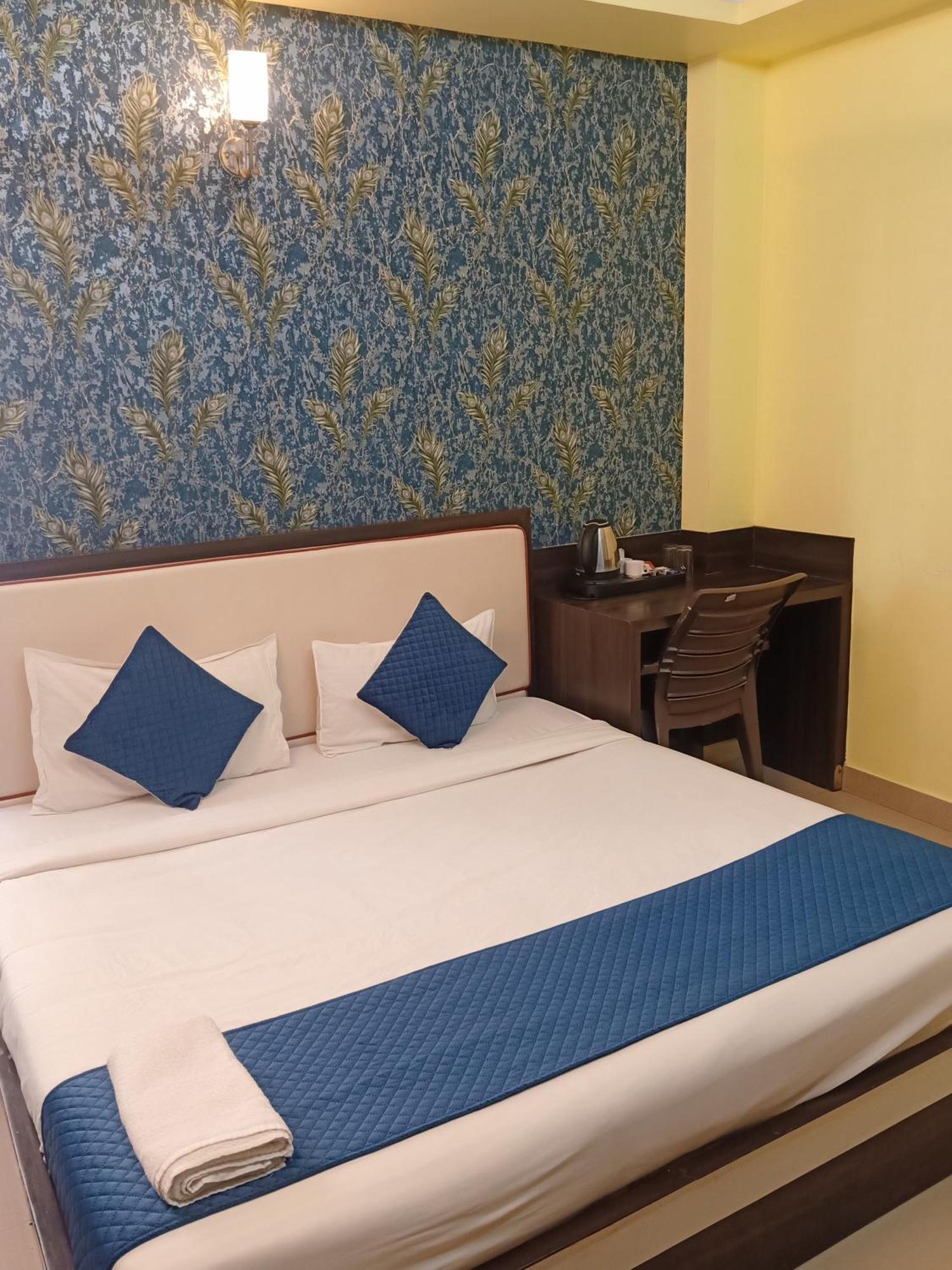 Hotel Janki International Sigra 2 Km From Kashi Vishwanath Temple Waranasi Zewnętrze zdjęcie