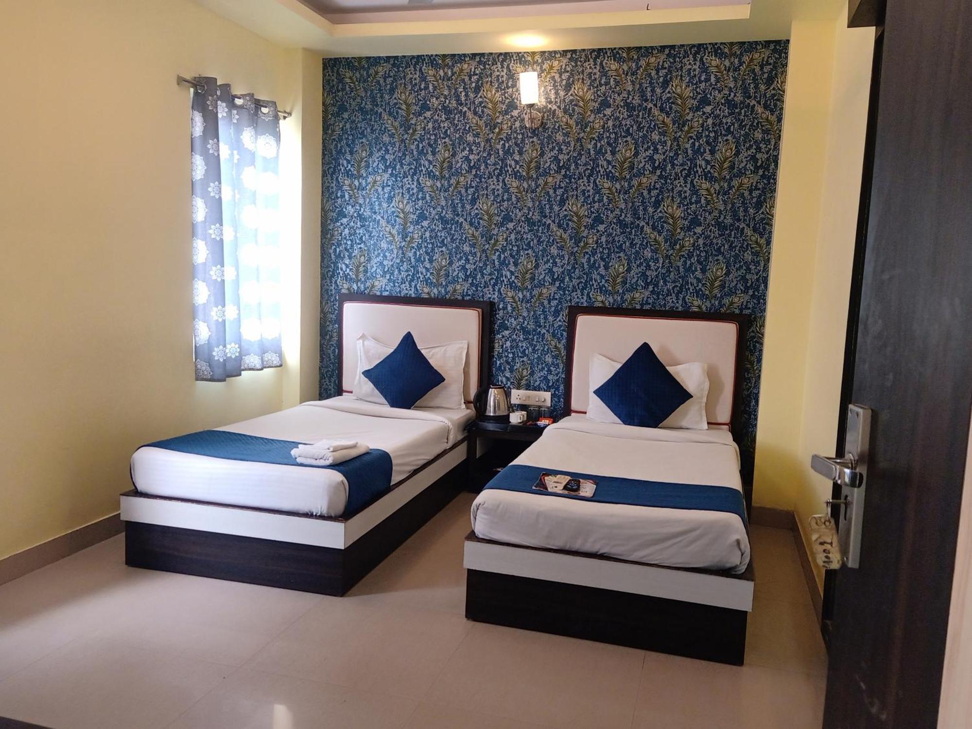 Hotel Janki International Sigra 2 Km From Kashi Vishwanath Temple Waranasi Zewnętrze zdjęcie